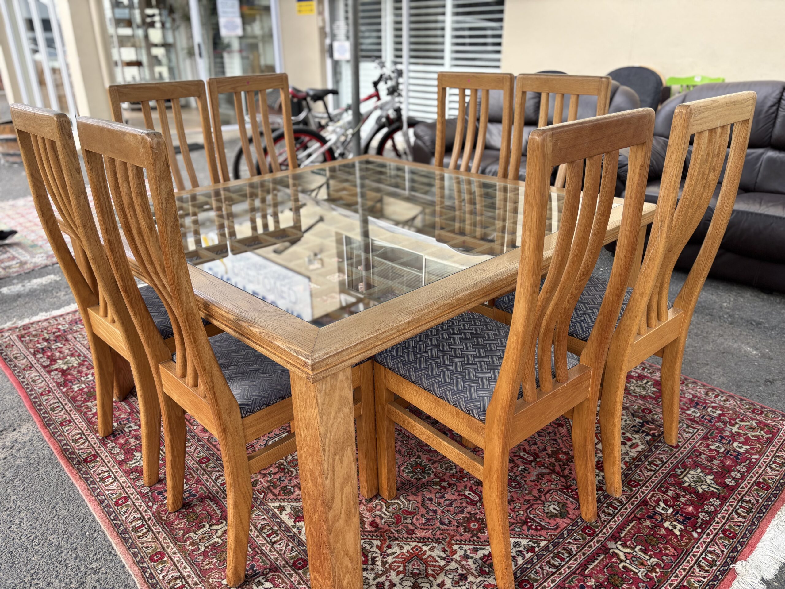 Solid Oak Lattice & Glass Top 8-Seater Dining Suite - Image 2