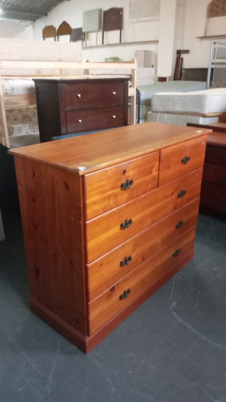 Solid Pine 5-Drawer Chest of Drawers - Image 3