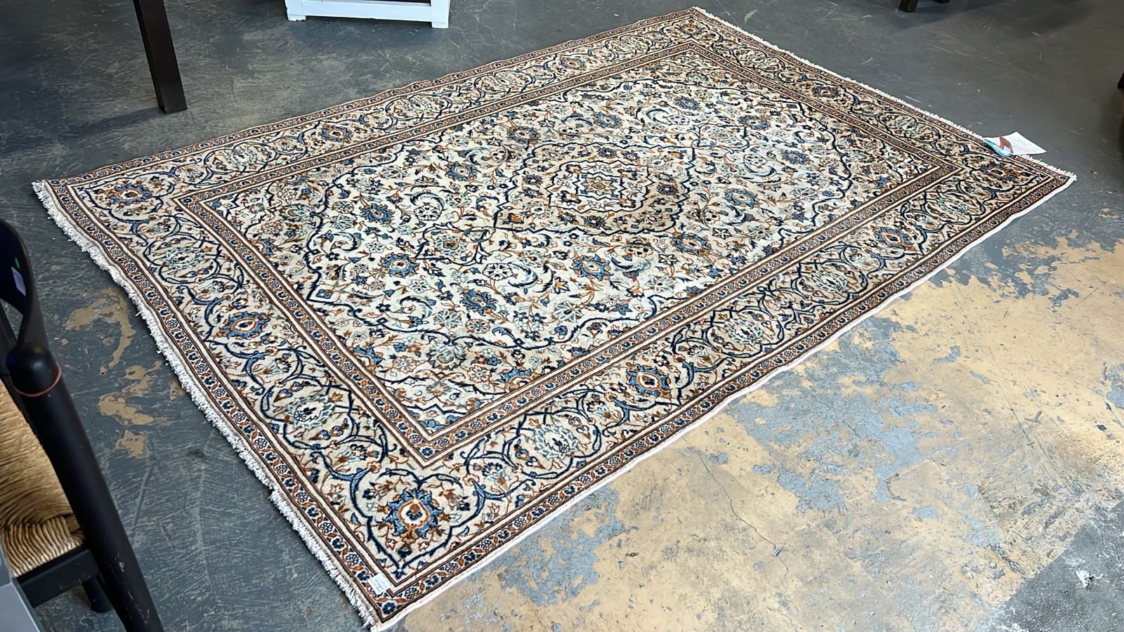 Hand-Knotted Persian Ardabil Carpet (293 x 193 cm) - Image 2