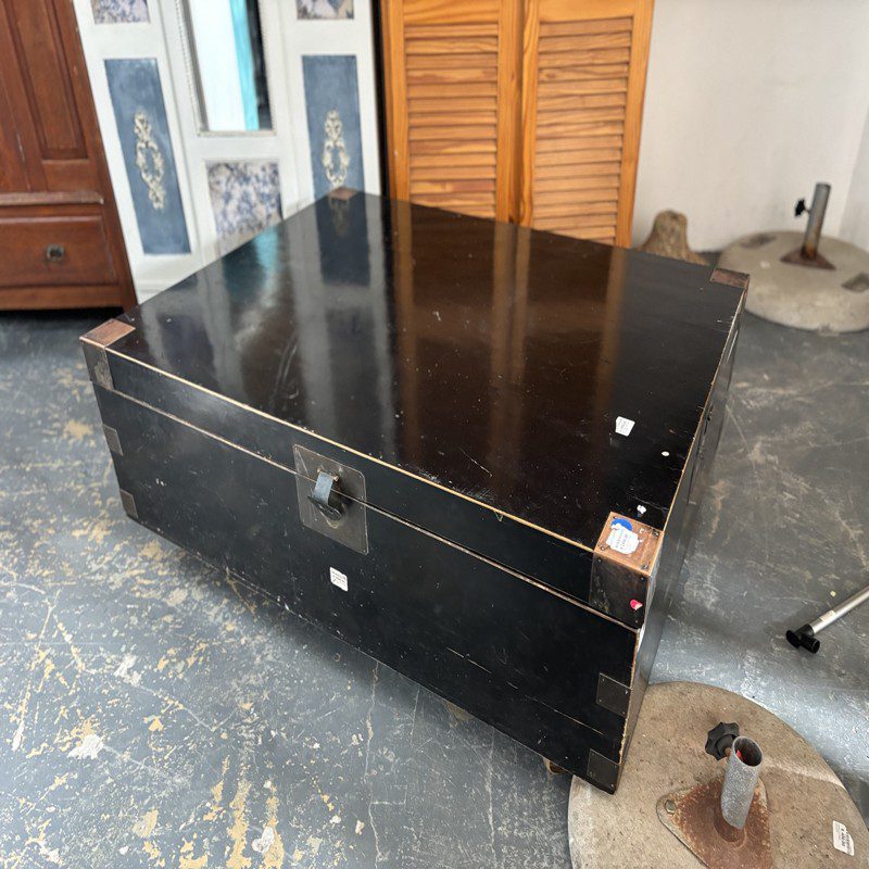 Black Oriental Style Coffee Table Storage Chest (wheels) - Image 5
