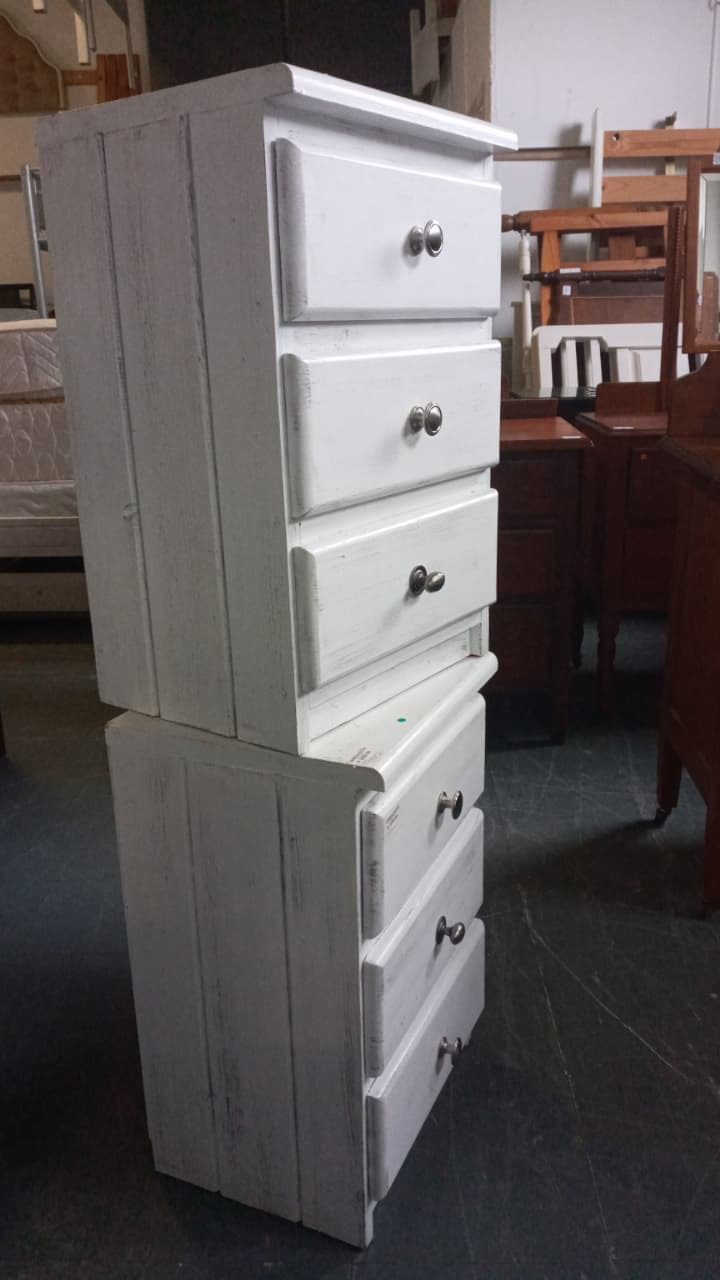 Pair of White Rustic 3-Drawer Bedside Pedestals - Image 3