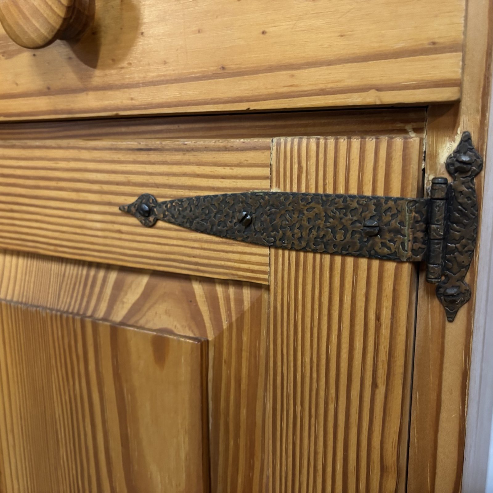 Rustic Pine Welsh Dresser with Shelves and Cupboard - Image 4
