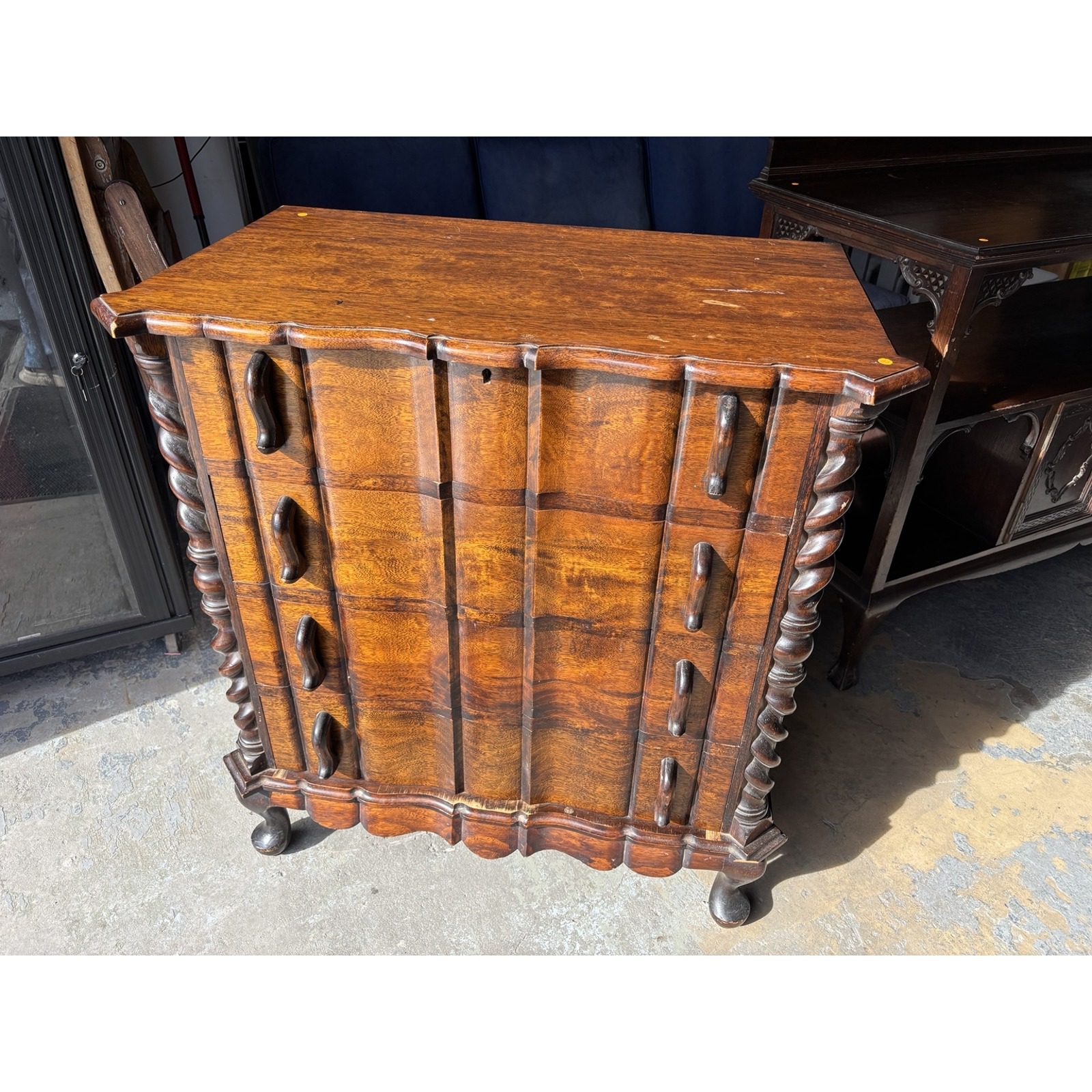 Antique-Style Barley Twist 4 Drawer Chest - Image 5