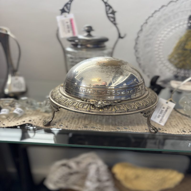 Vintage Silver Plated Domed Butter Dish with Blue Glass Liner - Image 3
