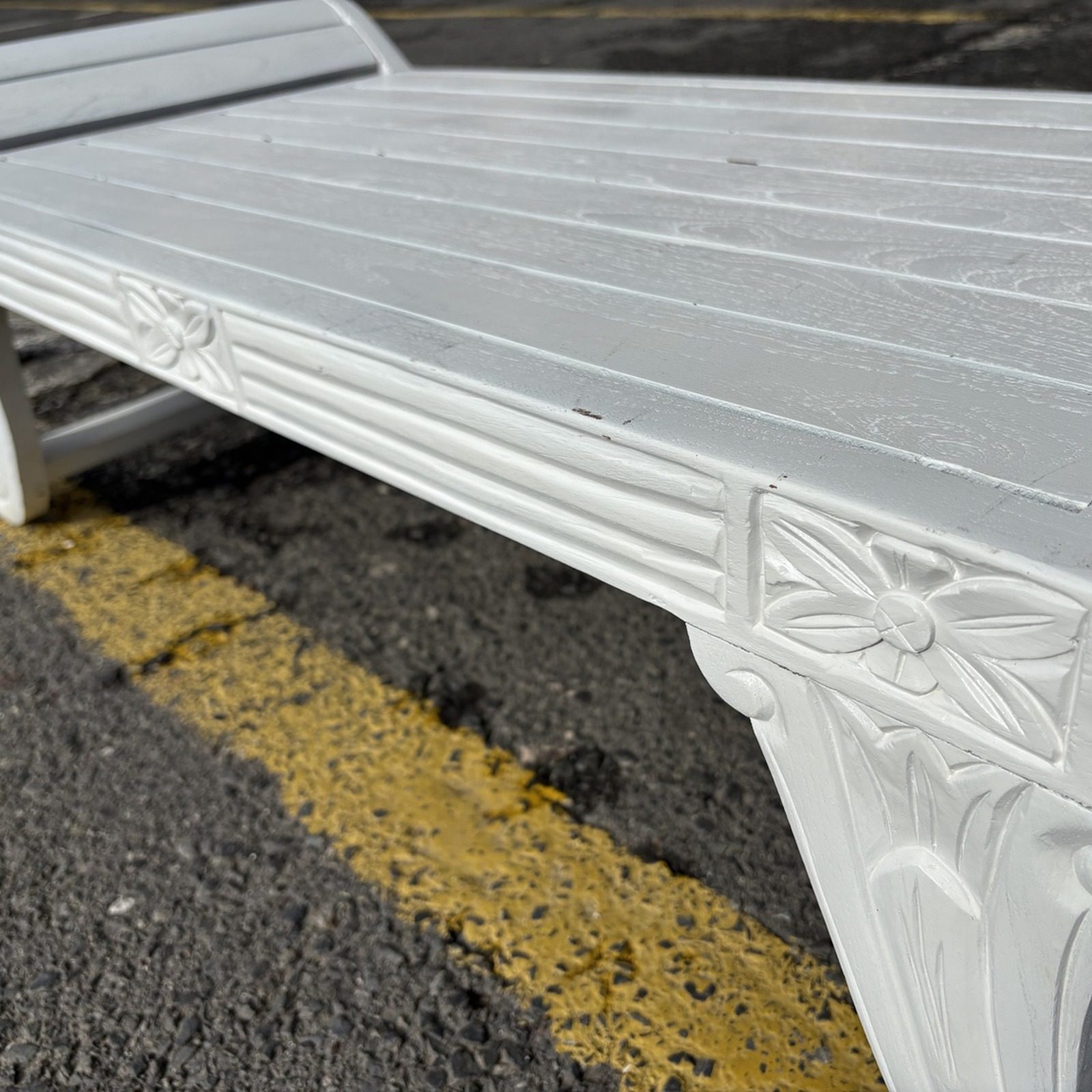 Classic White Wooden Cleopatra Bench - Image 4